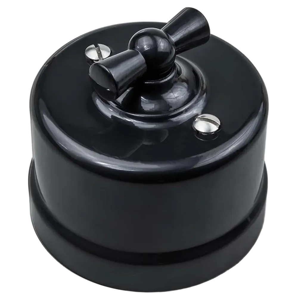 Черный пластик