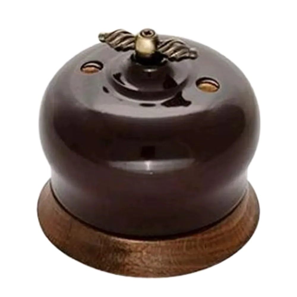 Коричневый